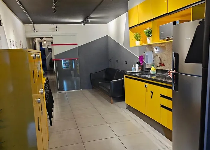 Liah Hostel & Suites
